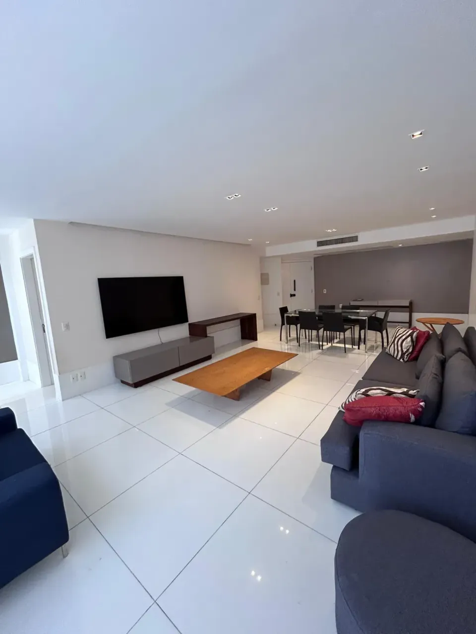 Furnished 2-bedroom apartment with 2 bathrooms — photo 3