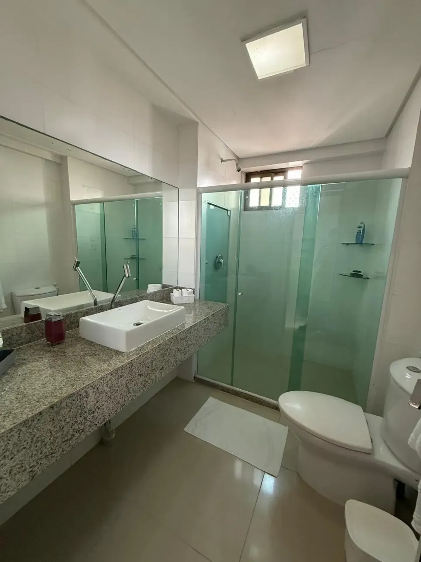 Furnished 175 m² apartment with 3 en-suite bedrooms — photo 32