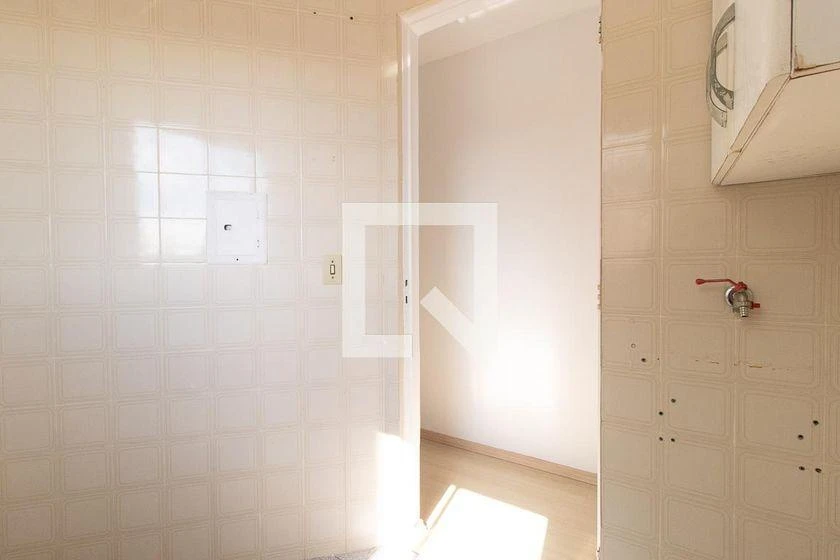 One-bedroom apartment with wood or laminate floors — photo 20
