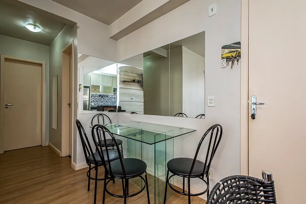 2-bedroom apartment with wood or laminate floors in Curitiba — photo 22