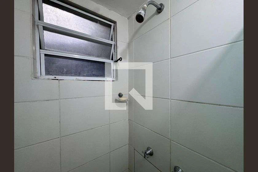 Apartamento mobiliado com 2 quartos e 1 banheiro — photo 2