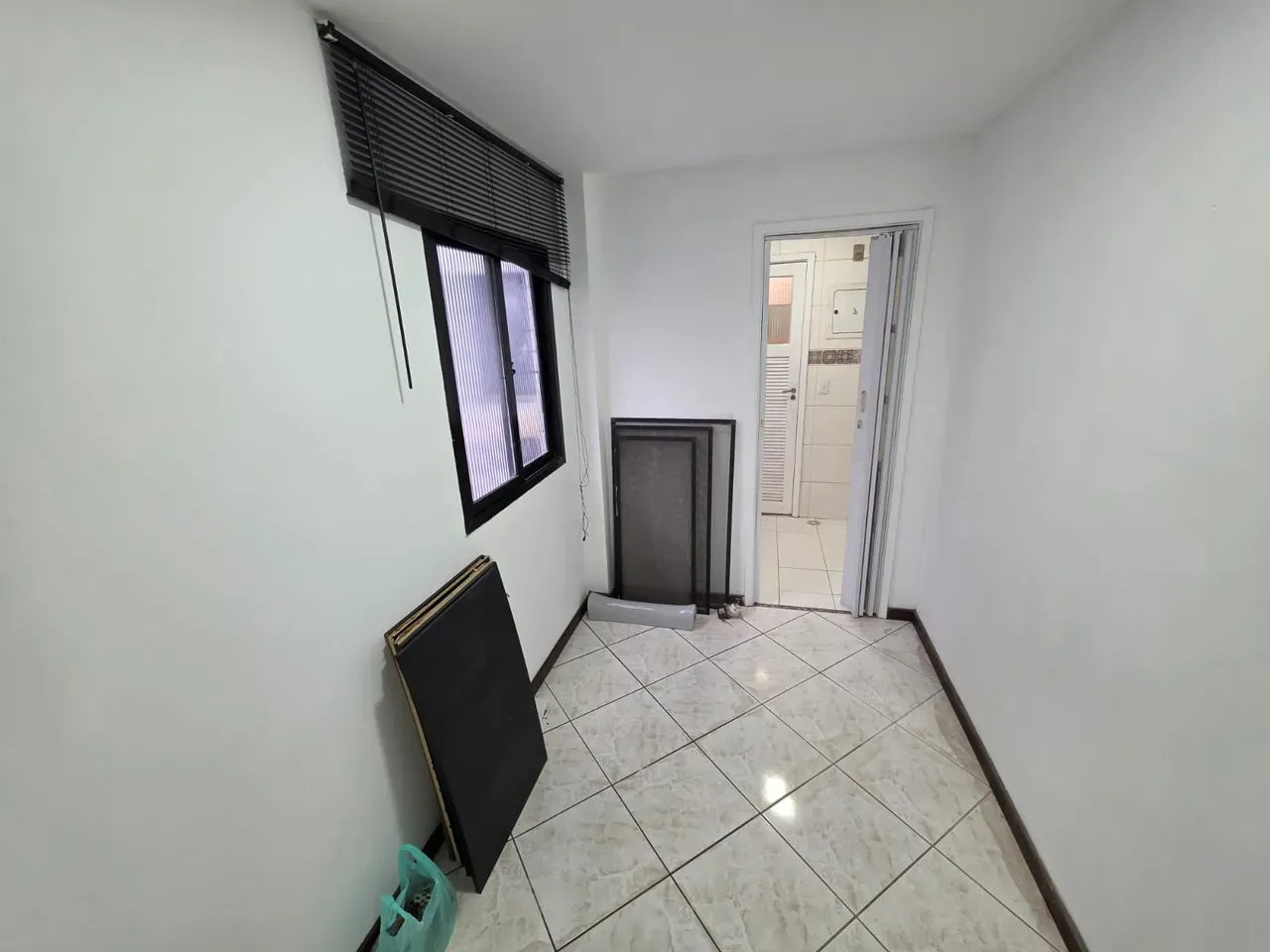 3-bedroom apartment, 1 with its own bathroom, 127 m² — photo 19