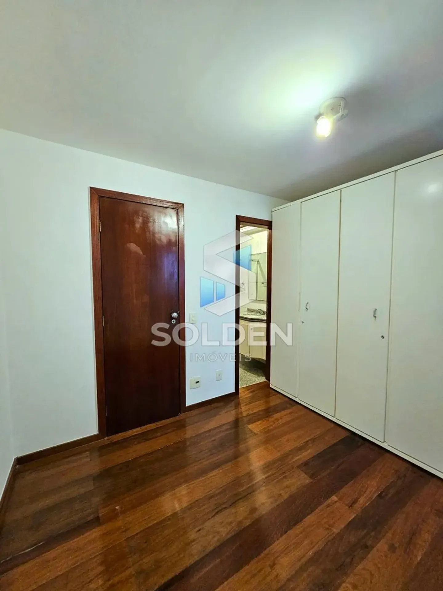 160 m² apartment with 3 bedrooms and 4 bathrooms — photo 12