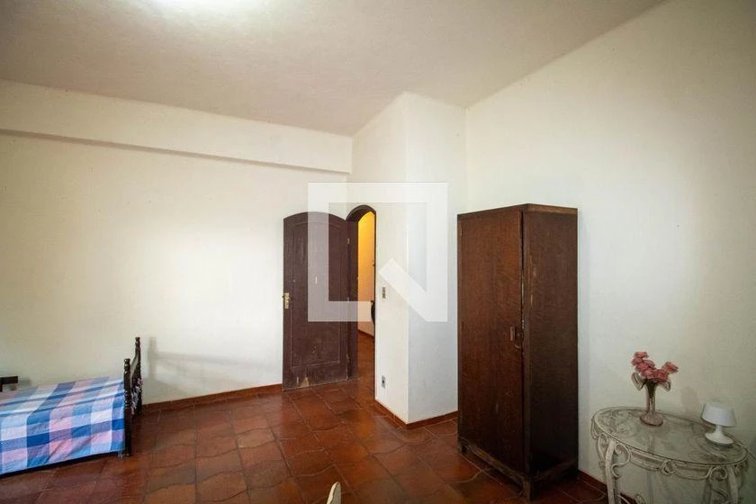 Furnished house with 4 bedrooms and 215 m² — photo 29