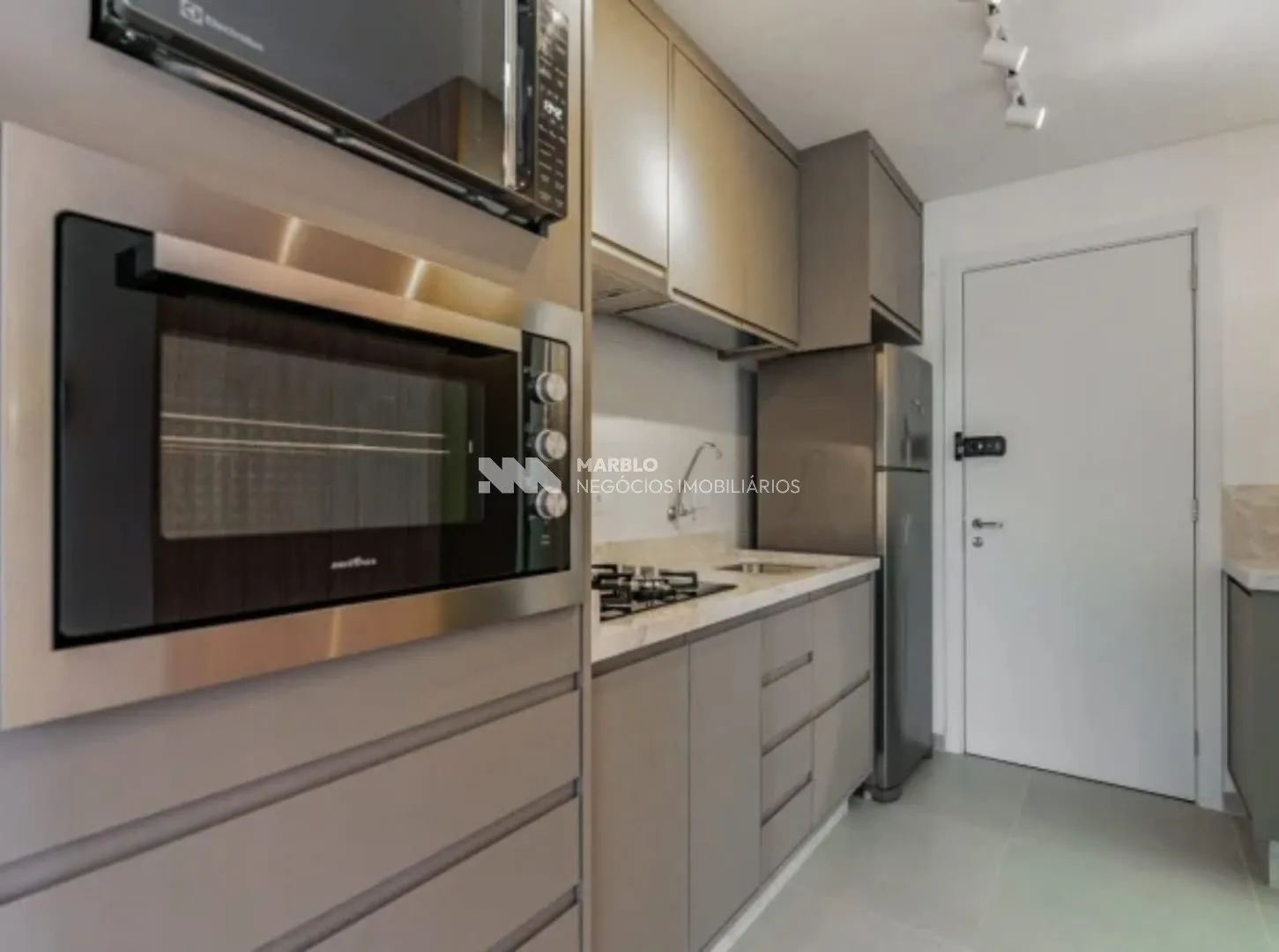 One-bedroom apartment with a washing machine in Curitiba — photo 15