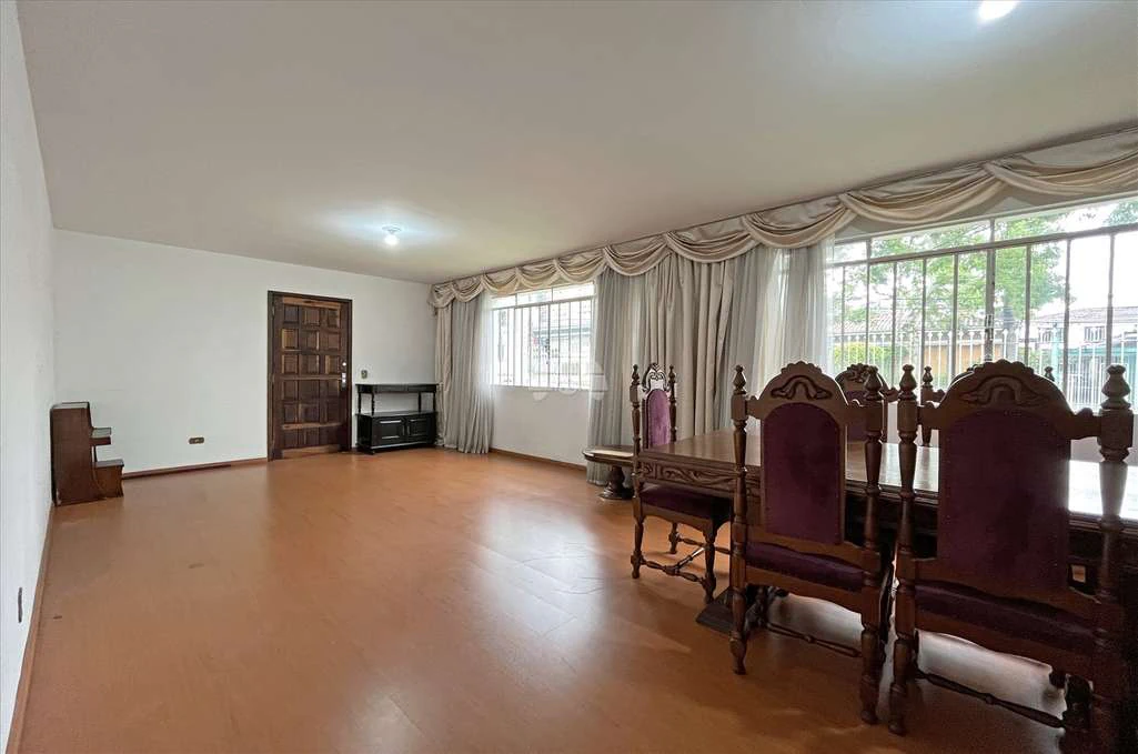 Rental house with 4 bedrooms and 191 m² — photo 2