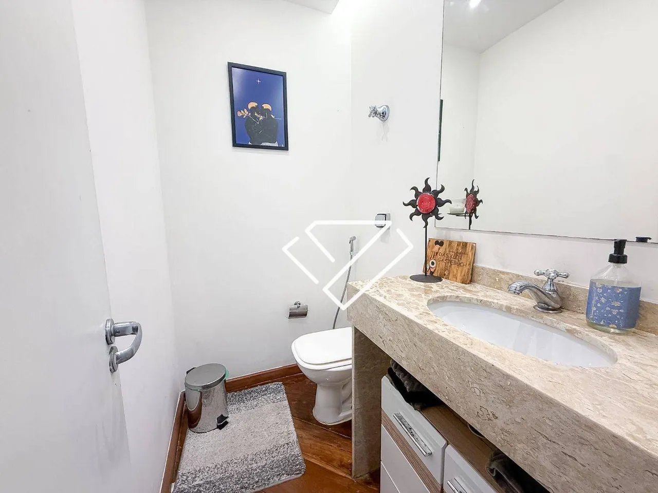 4-bedroom apartment with a separate kitchen and 250 m² — photo 2