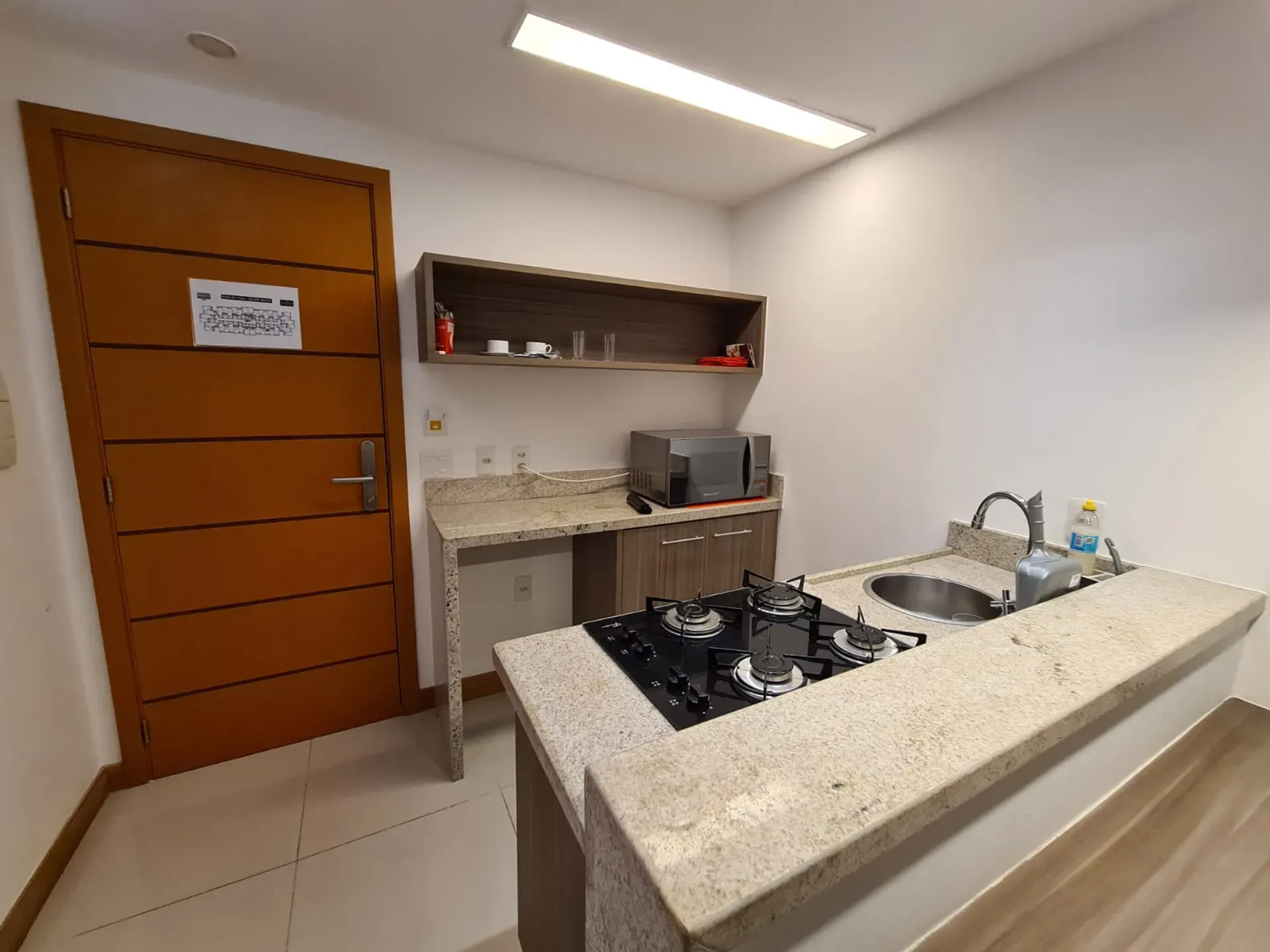 Apartment on the 14th floor with a mountain view — photo 9