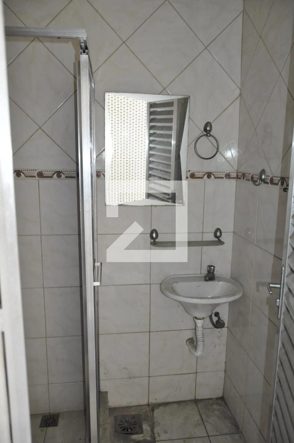 Rental house with 6 bedrooms and 4 bathrooms — photo 57