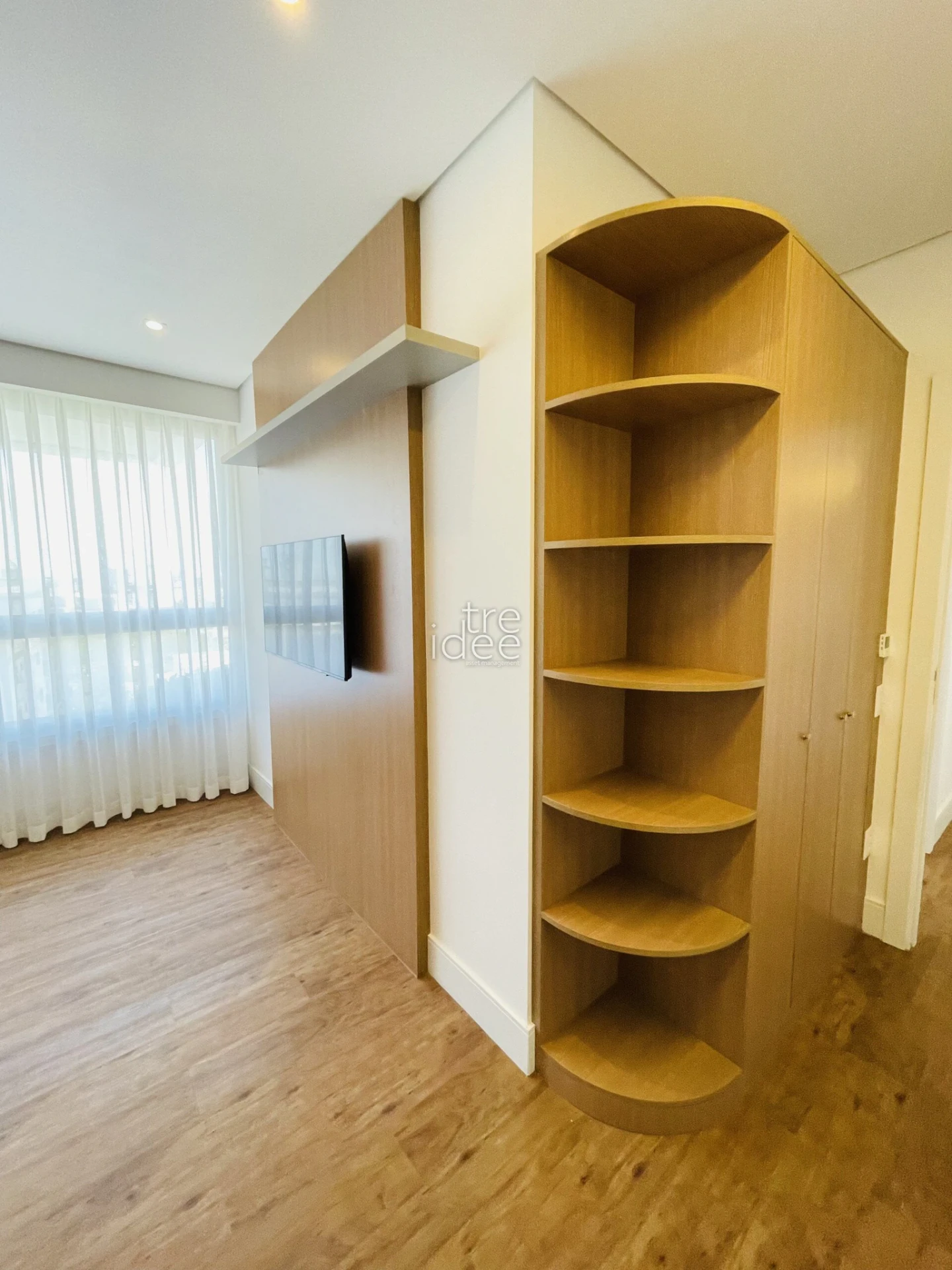 2-bedroom apartment with a washing machine — photo 25