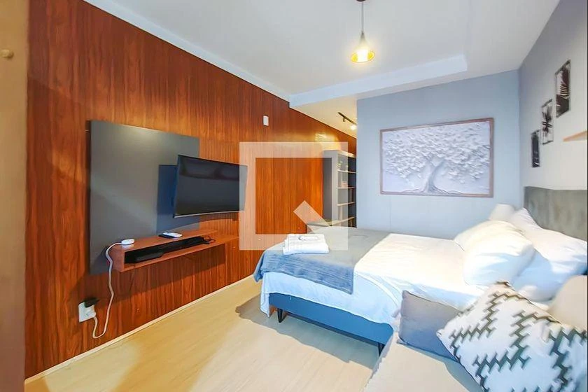 One-bedroom apartment in a building with a gym — photo 16