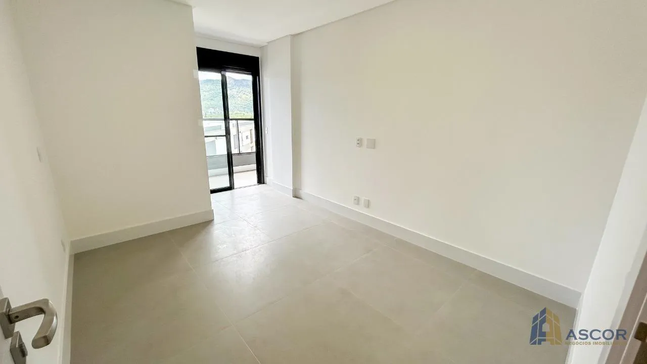Apartment, 134 m², with a water view — photo 16