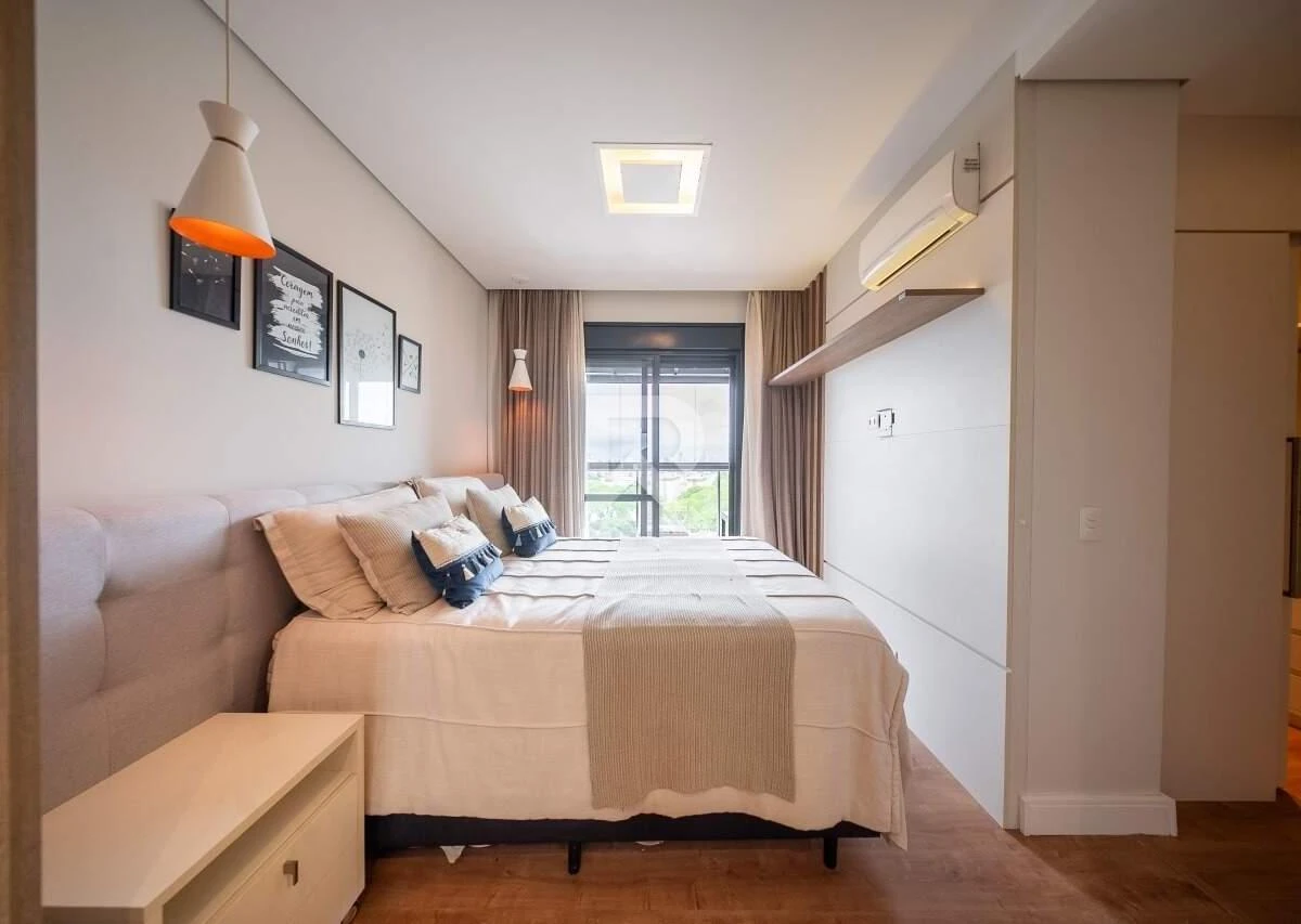 Furnished apartment, 150 m², with a glass-enclosed balcony — photo 21