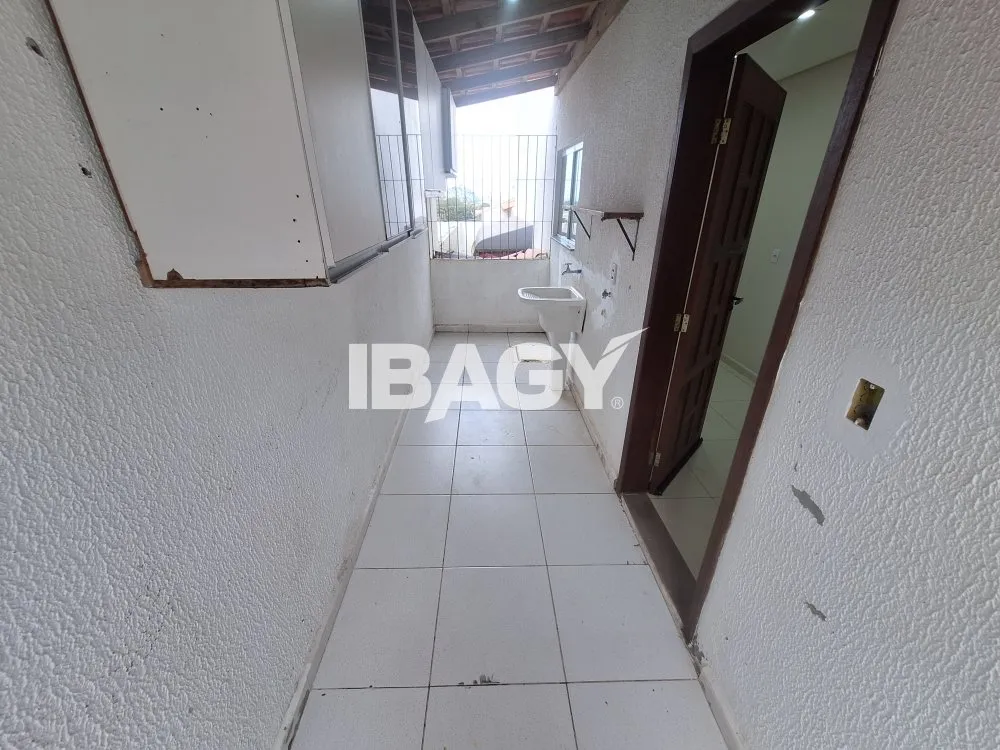 155 m² house with 2 bedrooms and a guest half-bath — photo 8