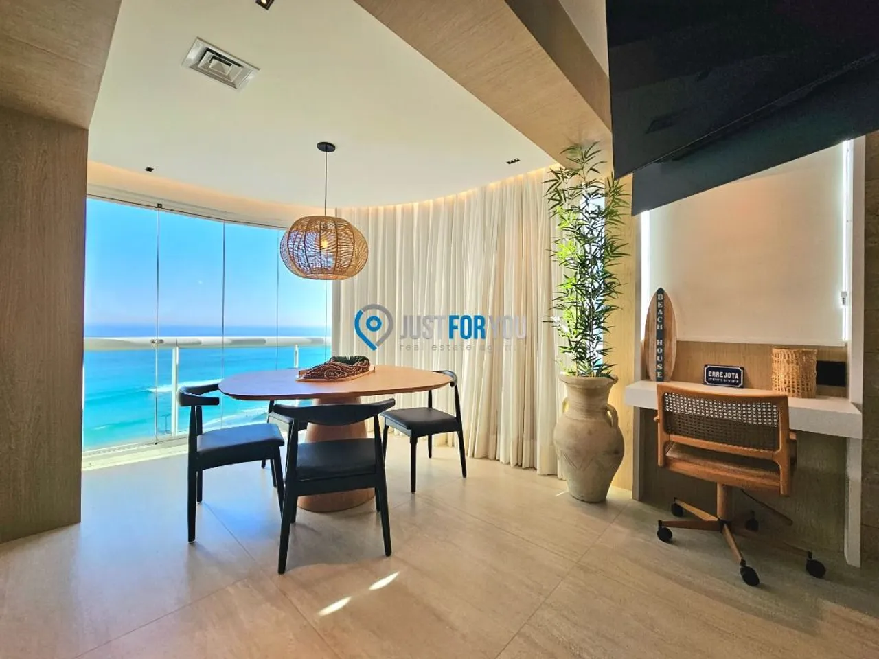Furnished 1-bedroom apartment with an open-plan kitchen — photo 9