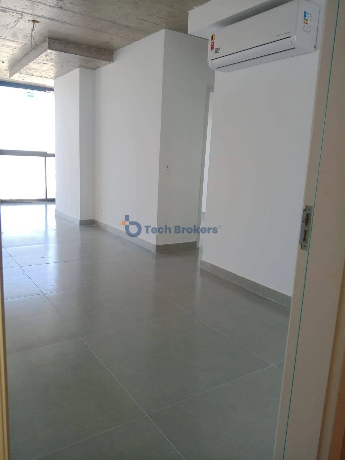 Apartment, 83 m², with a glass-enclosed balcony — photo 15