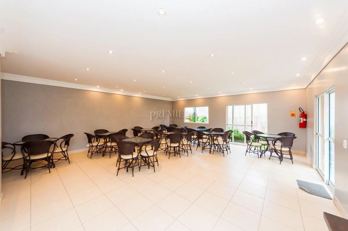 4-bedroom house with 4 parking spaces and open-plan kitchen — photo 51