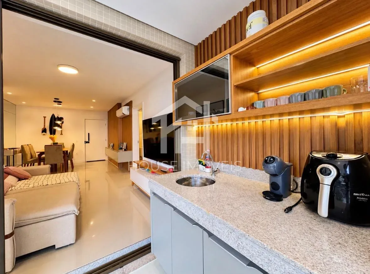 Furnished apartment, 118 m², with floor-to-ceiling windows — photo 2