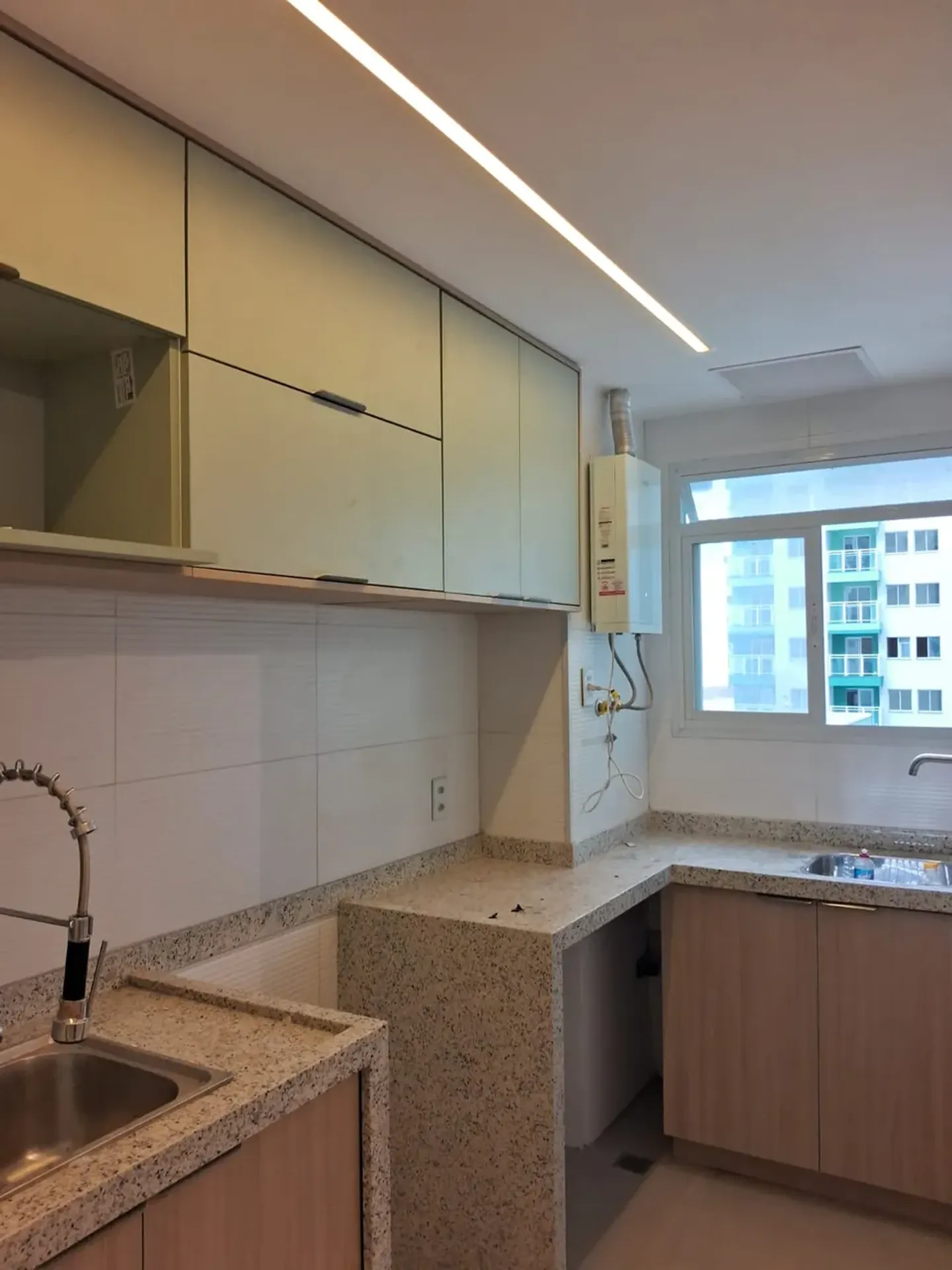 Apartamento de 2 quartos em condomínio com sauna