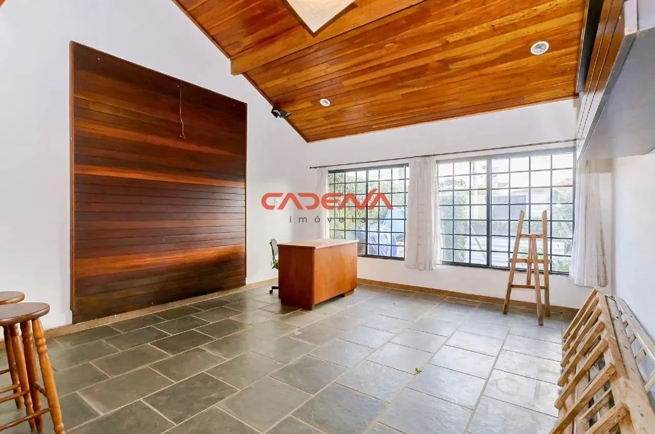 460 m² house with 5 bedrooms and fitted kitchen — photo 2