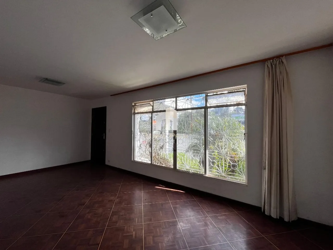 House with 3 bedrooms and fitted kitchen — photo 16