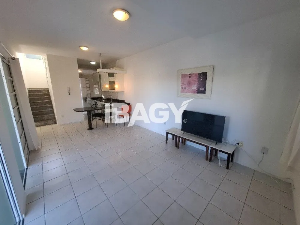 House with 3 bedrooms and 246 m², open-plan kitchen