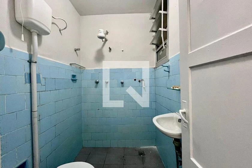 Rental studio with 1 bedroom and 1 bathroom — photo 5
