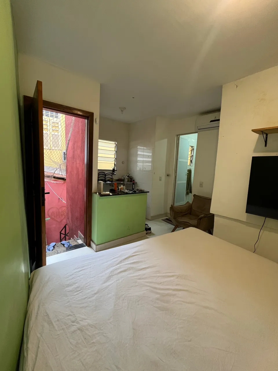 Studio kitnet with washing machine and 1 bedroom and 1 bathroom