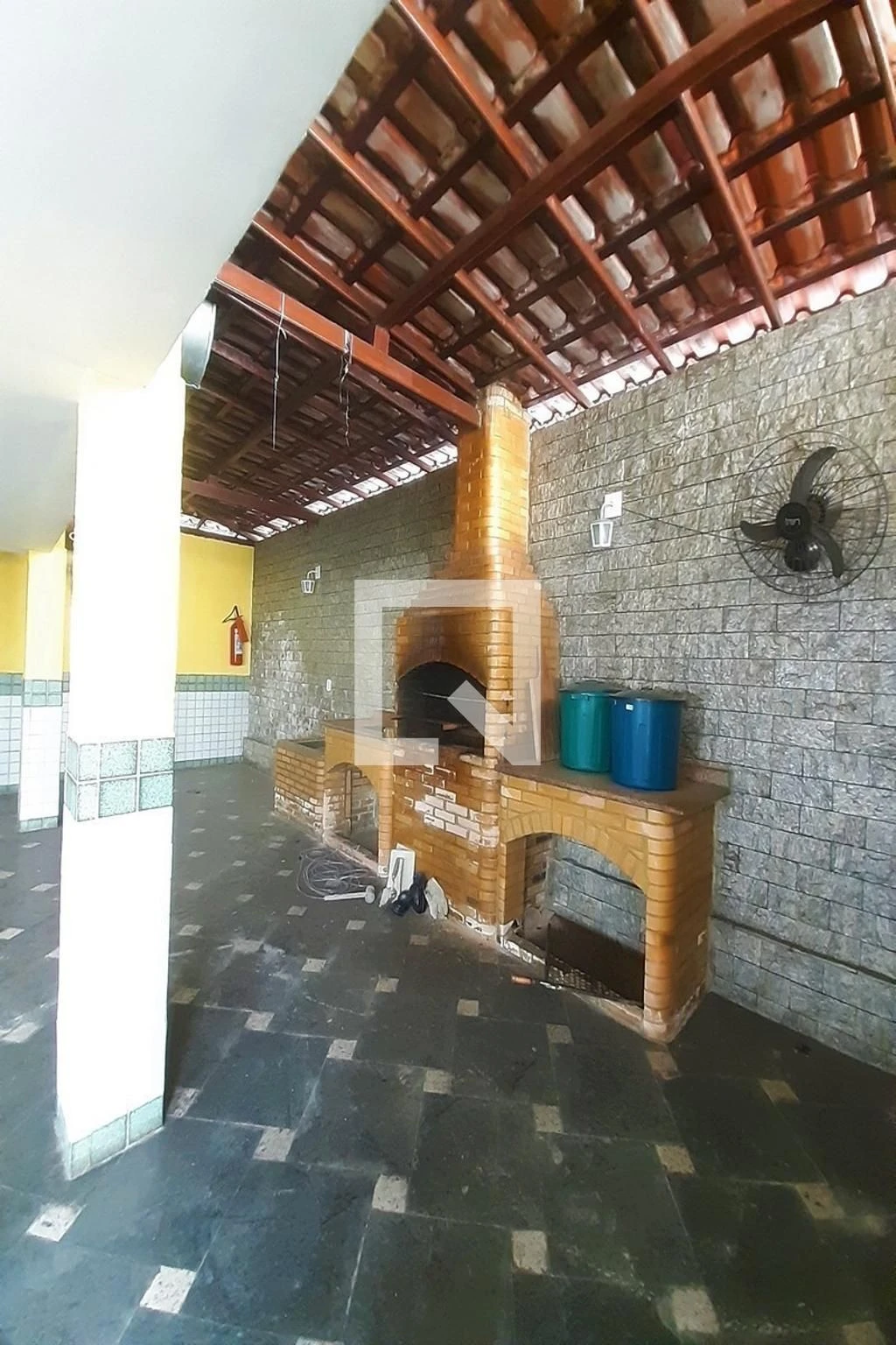 2-bedroom apartment in a building with a gym — photo 35
