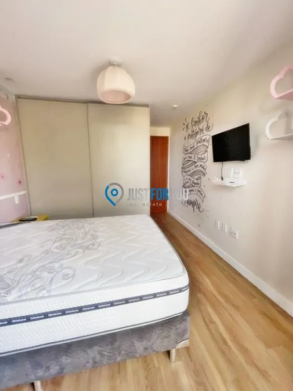 Furnished house with 4 en-suites and 330 m² plus 2 parking — photo 9