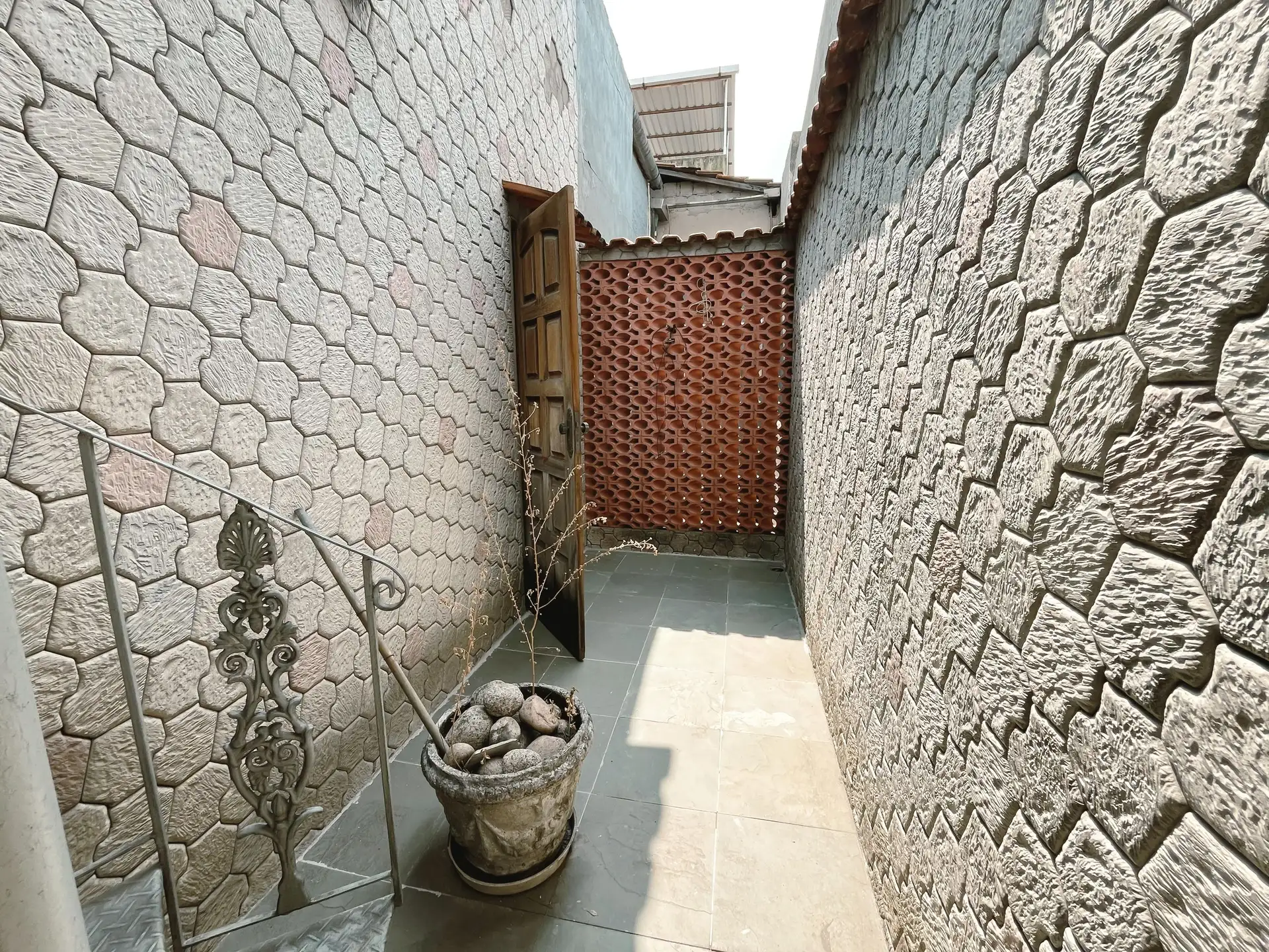 Rental house with 2 bedrooms, 1 bathroom and 1 parking space — photo 10