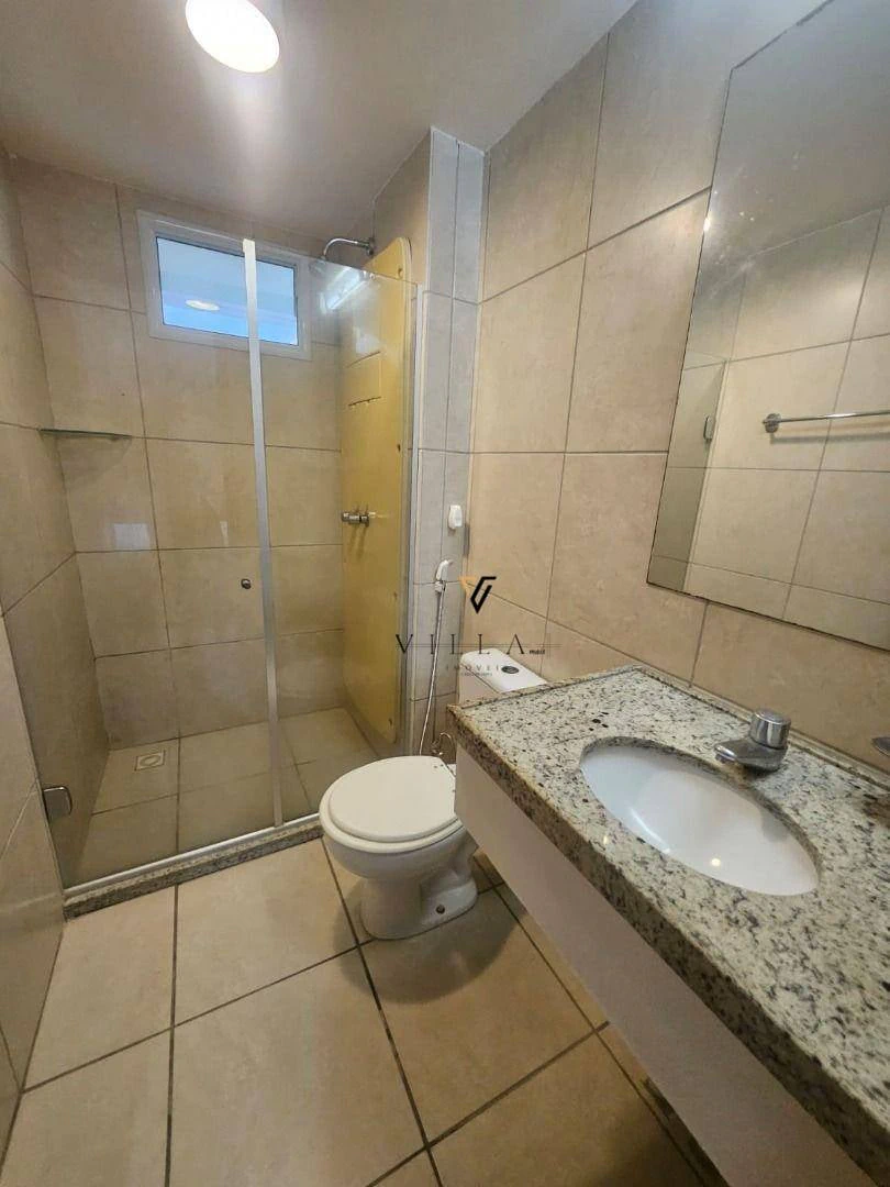 1-bedroom apartment with a balcony and a glass shower enclosure — photo 4