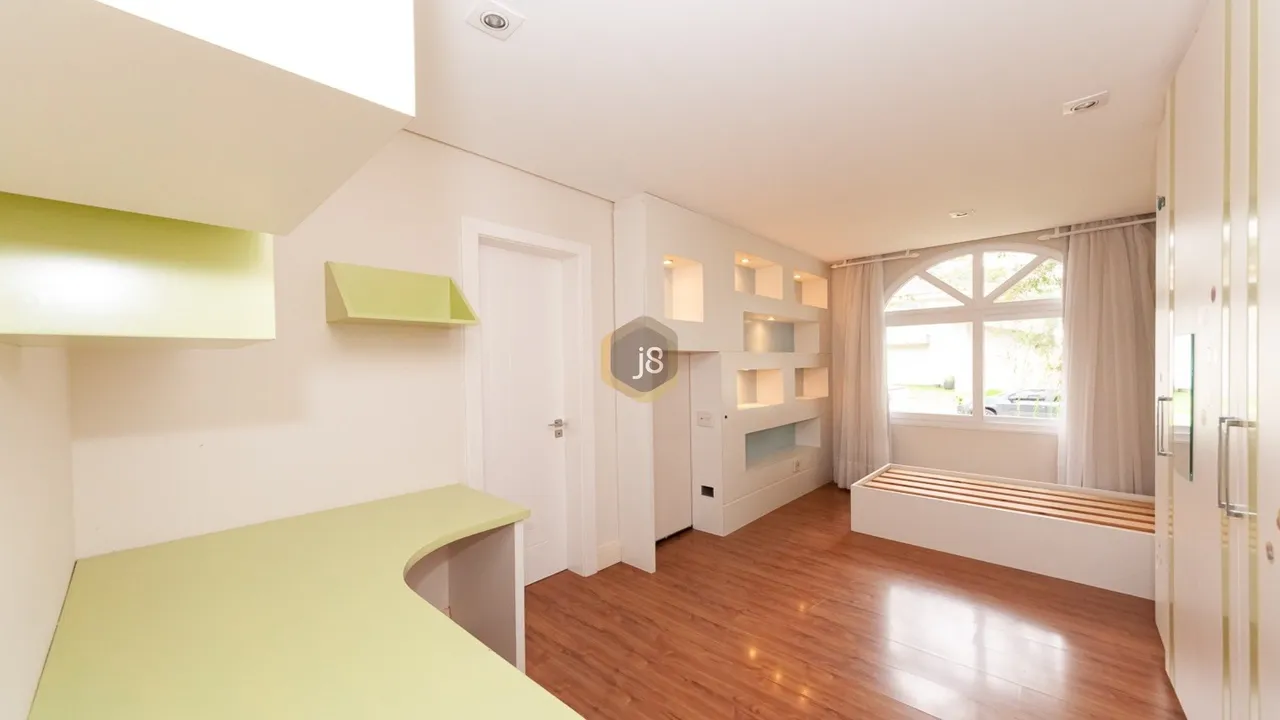 Casa com 5 suítes, 7 banheiros e 375 m² com varanda — photo 6