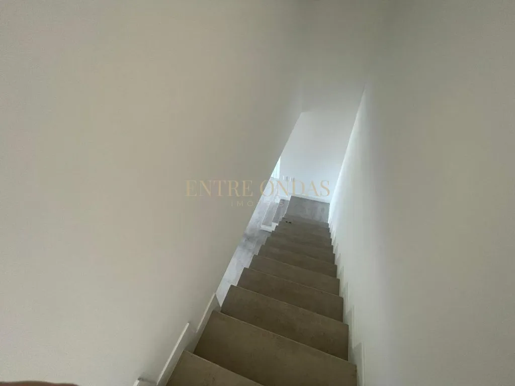 2-bedroom apartment in a building with a gym — photo 26