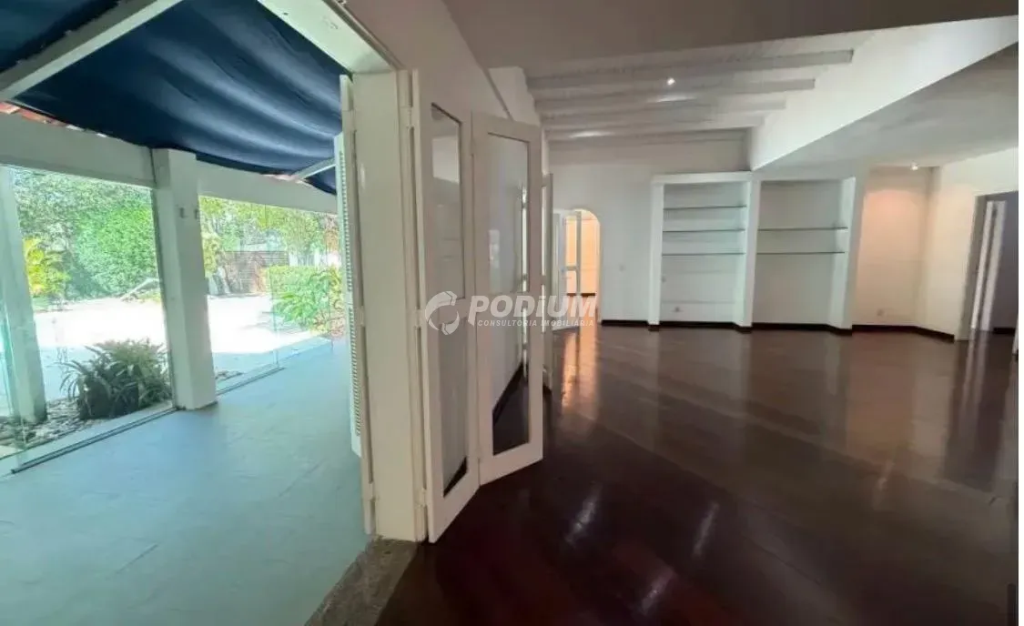Casa com 5 quartos e 5 suítes, com 3 vagas — photo 2