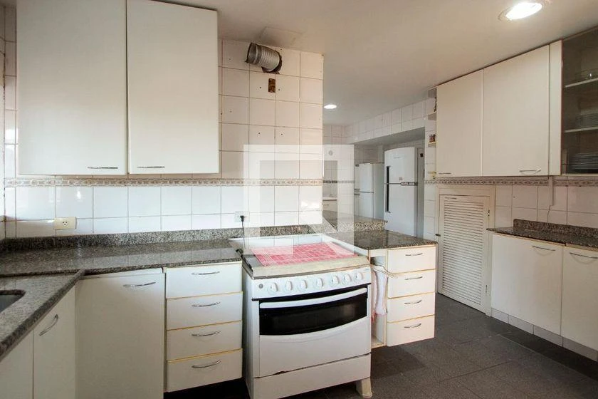 Меблированный дом с 4 спальнями и 3 сьютами, 450 м² — photo 17