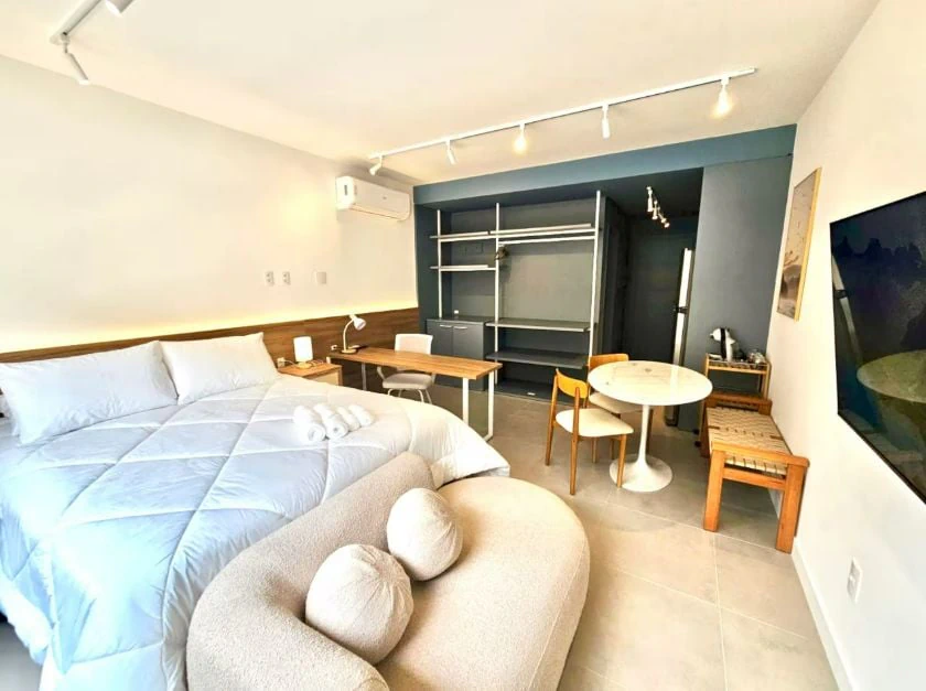 Furnished 35 m² studio with covered parking space