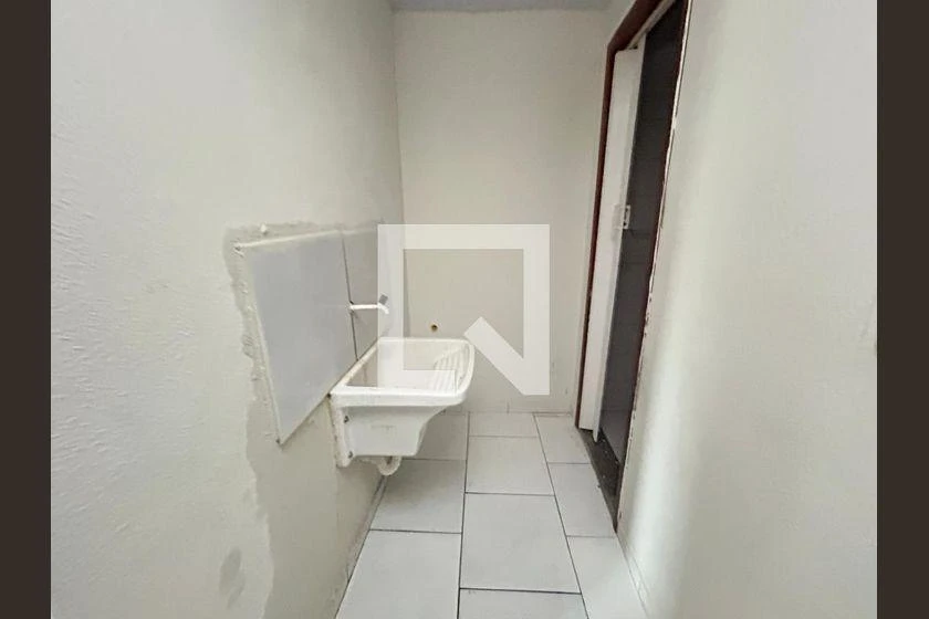 Apartamento de 1 dormitorio con balcón y 36 m²