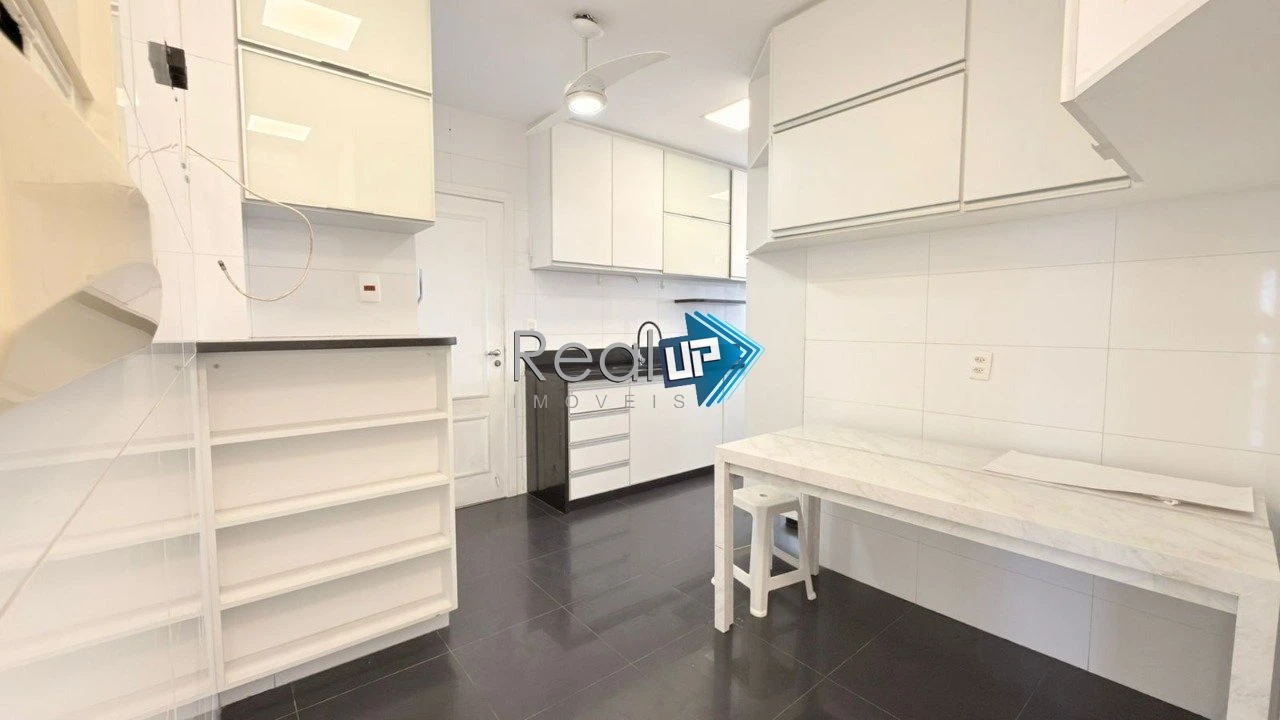 Rooftop apartment with balcony and 4 bedrooms, 5 baths — photo 43