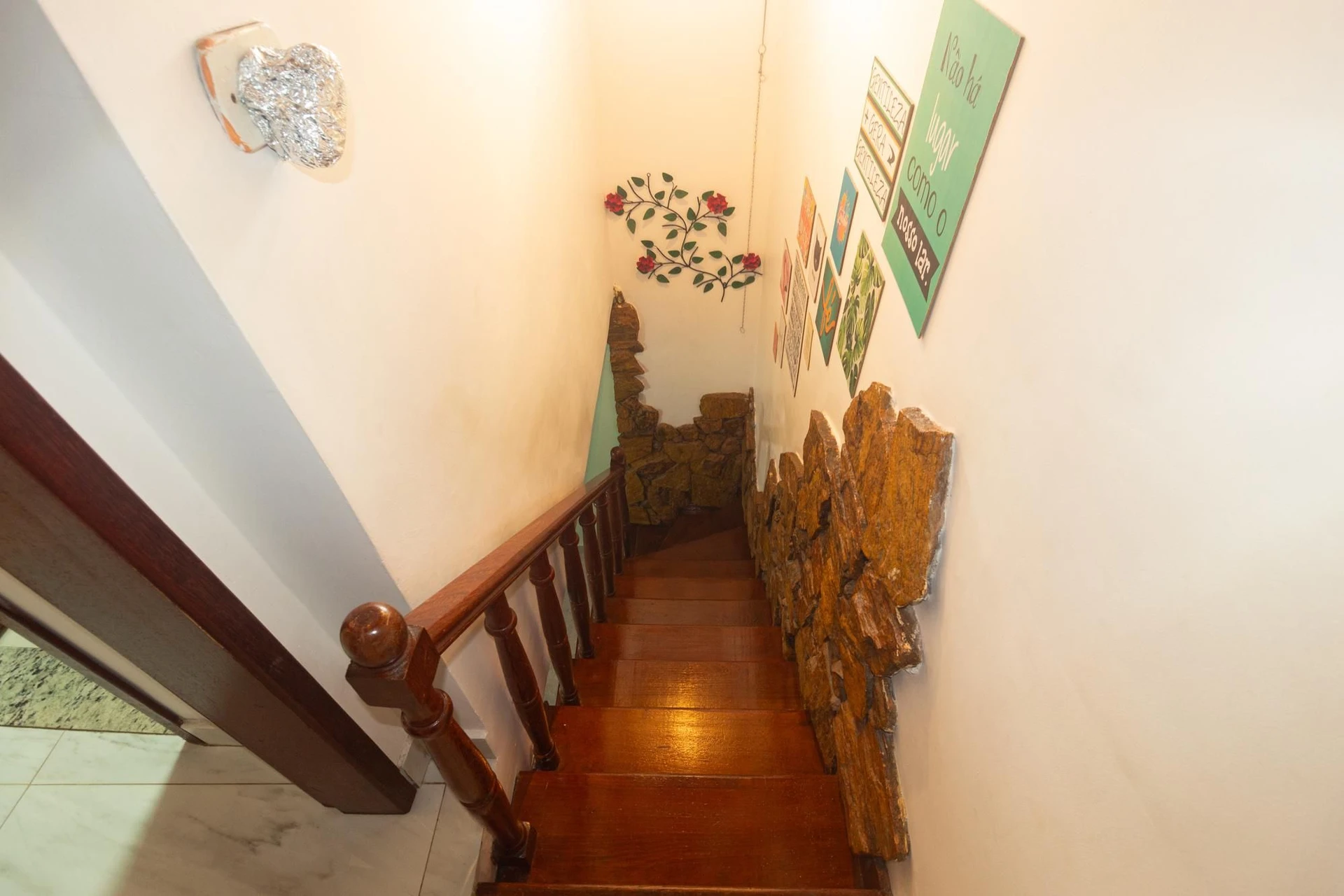Casa mobiliada com 3 quartos e 4 banheiros — photo 3