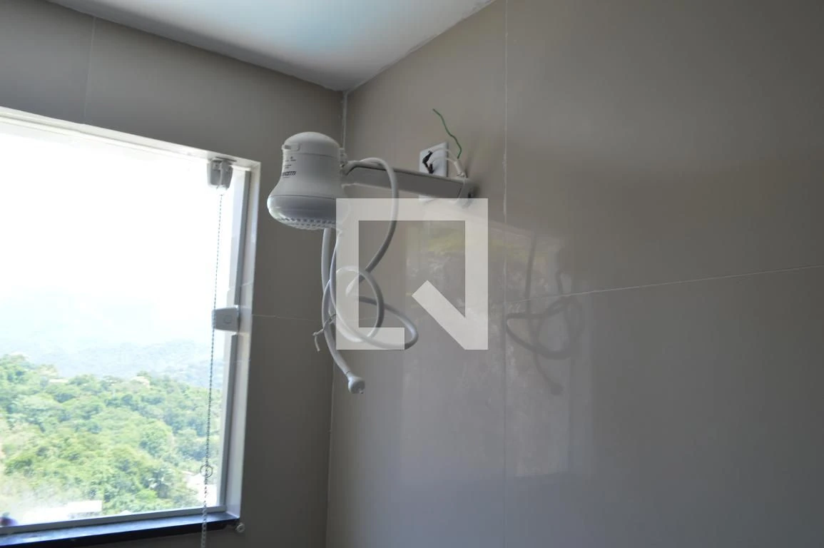 Casa de 3 quartos com janelas do piso ao teto — photo 12