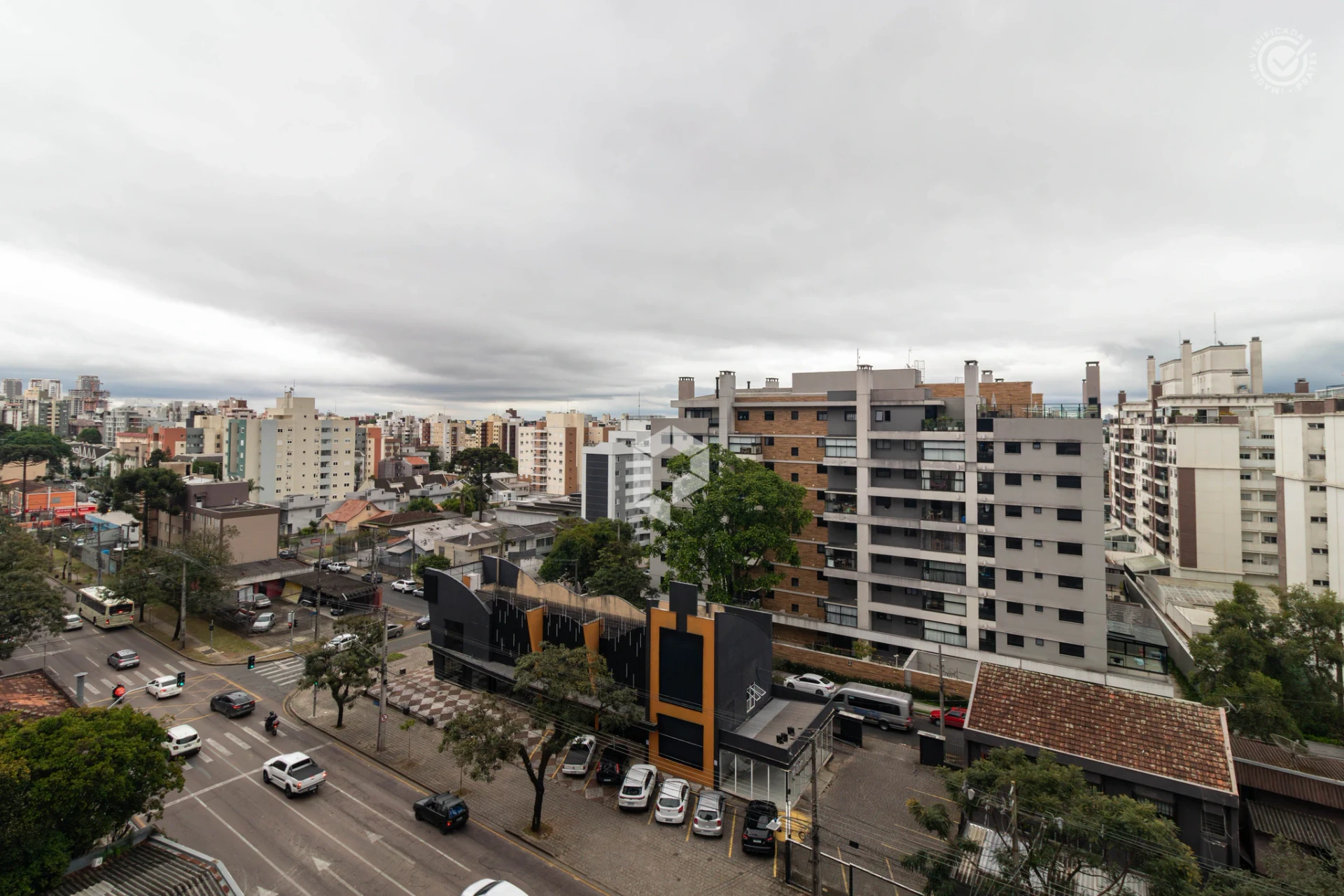 2-bedroom apartment with a dryer in Curitiba — photo 15