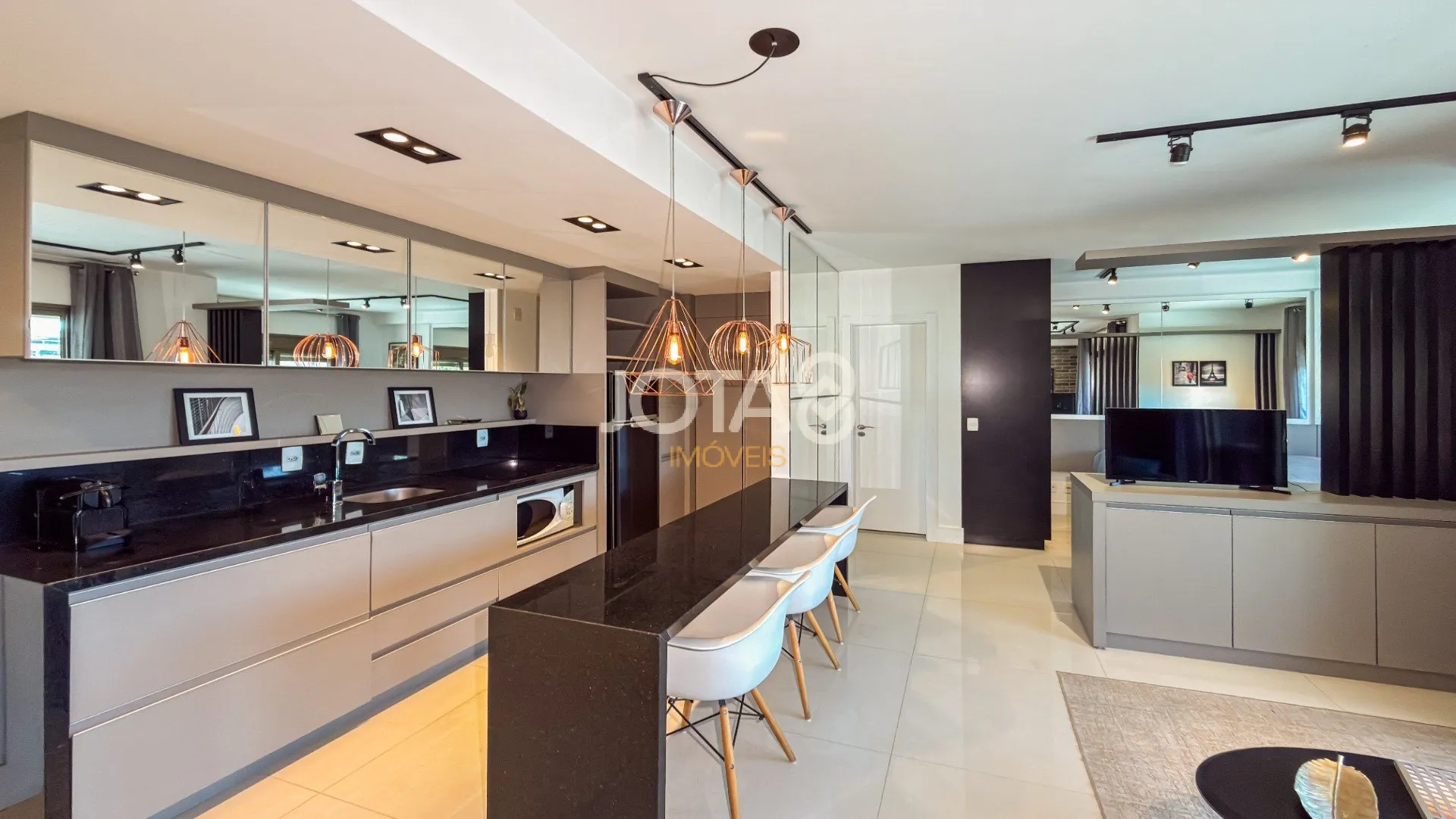 Apartamento mobiliado de 1 quarto (85 m²) com varanda — photo 25