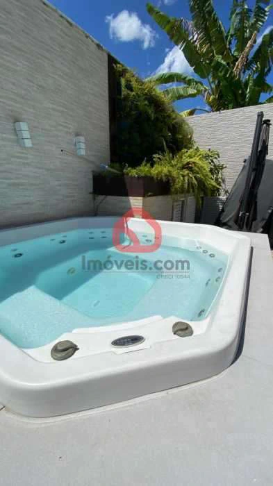 Condo house with 3 en-suite bedrooms and 400 m² — photo 23