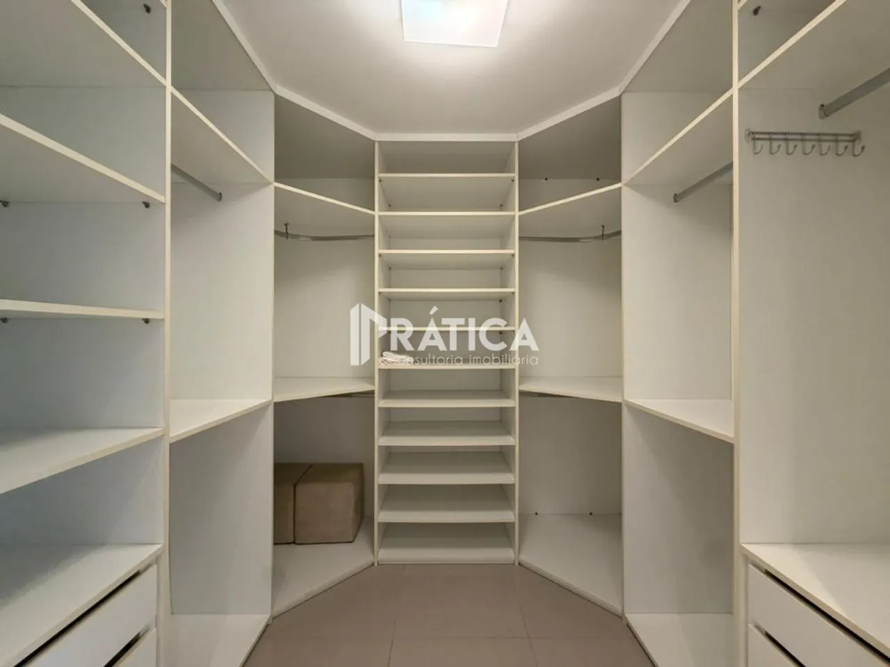 Apartamento para alugar com 4 quartos e 5 banheiros — photo 14