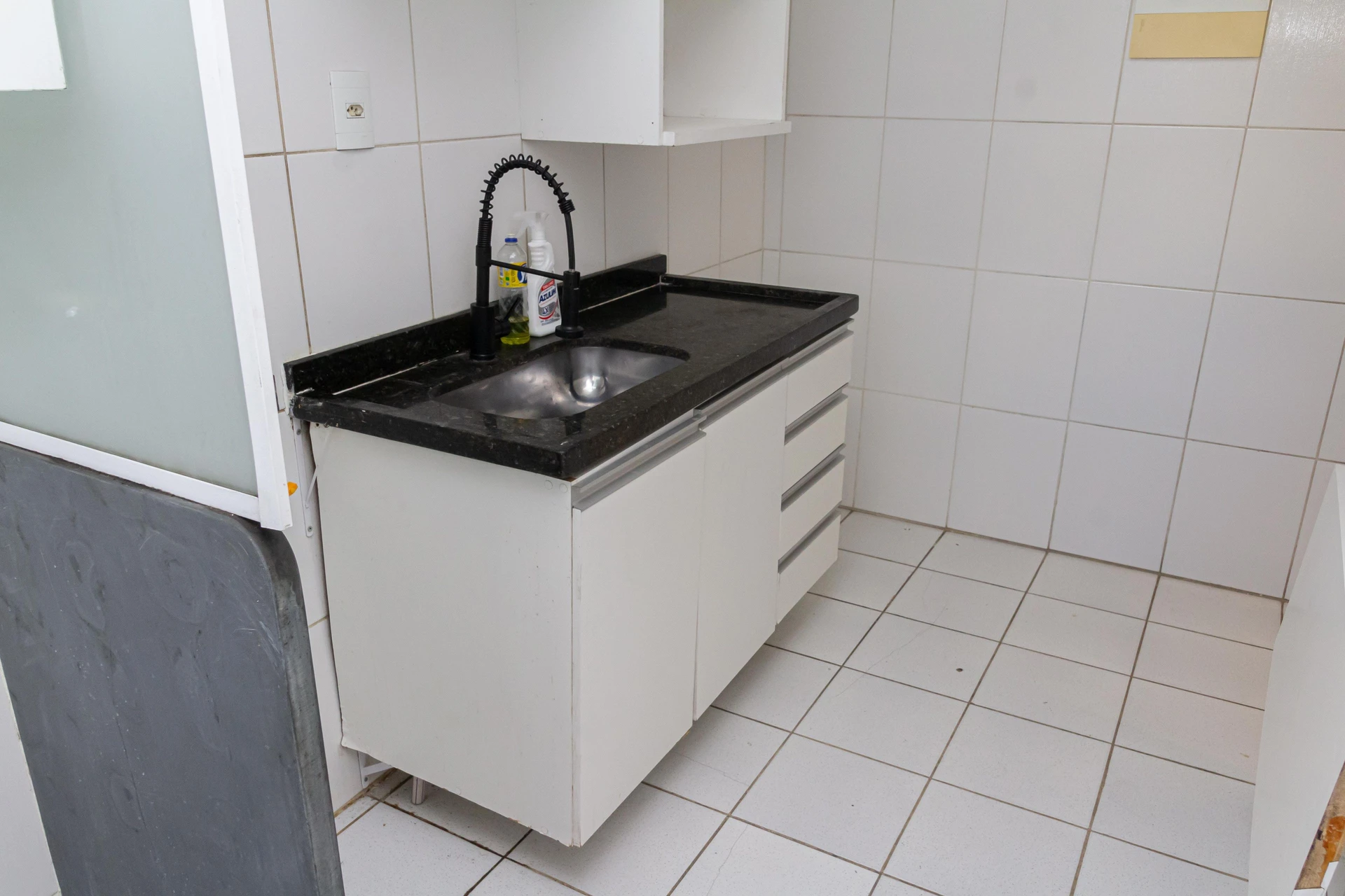 2-bedroom apartment in a building with a pool — photo 22