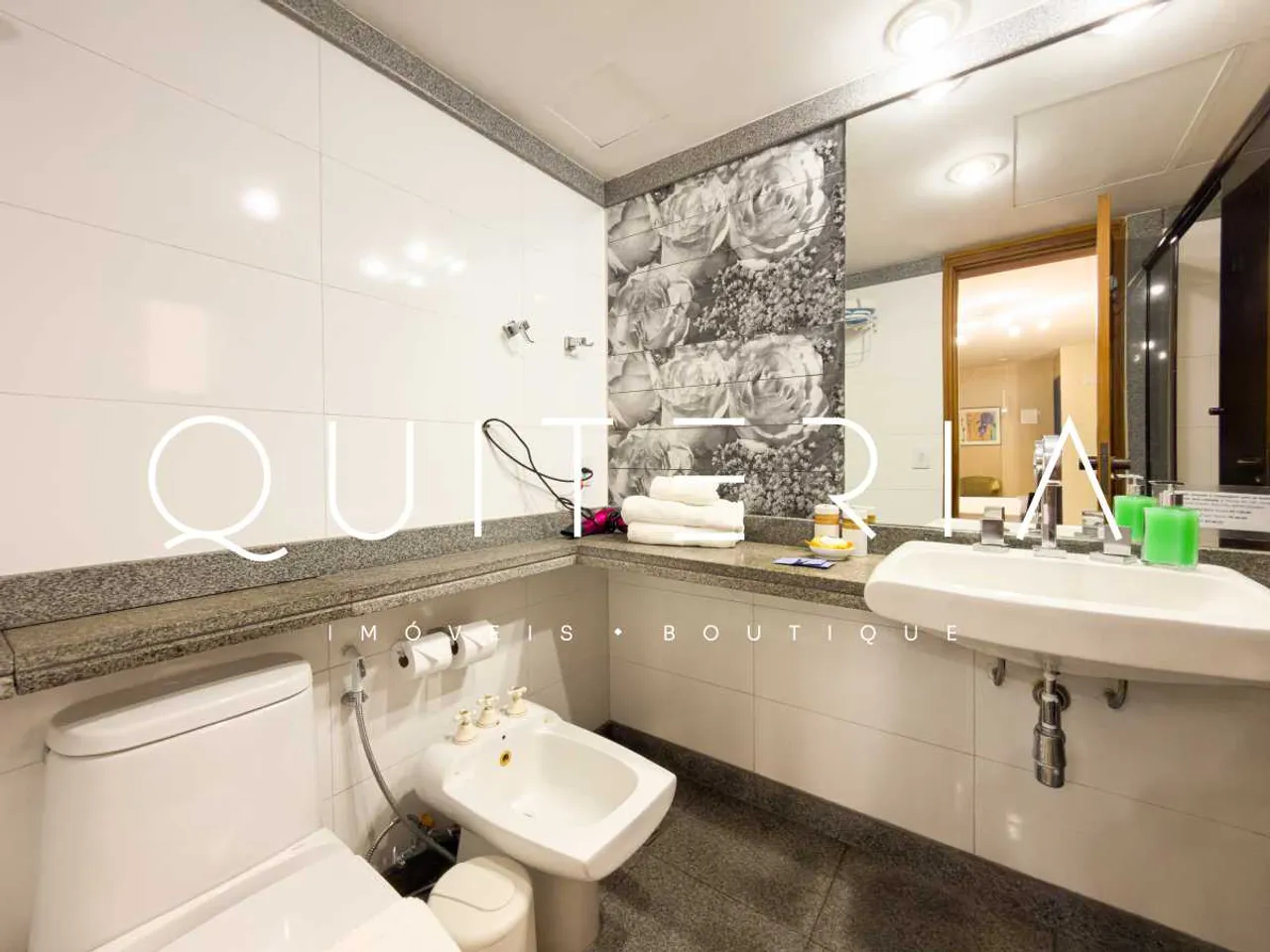 Rental apartment with balcony and 2 en-suite bedrooms — photo 17