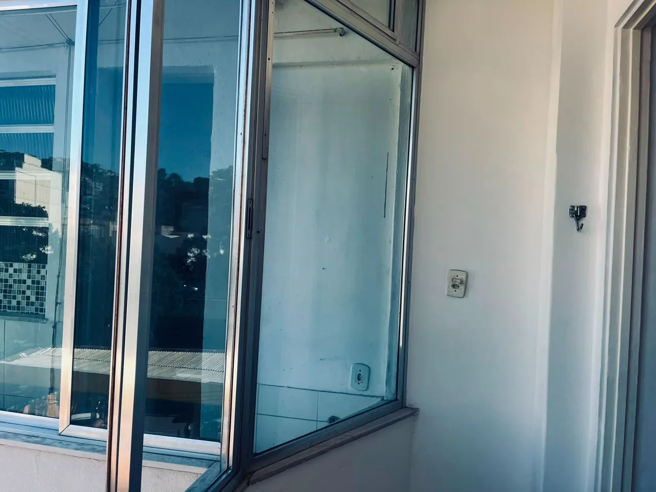 Unfurnished 2-bedroom apartment with a gas kitchen — photo 15