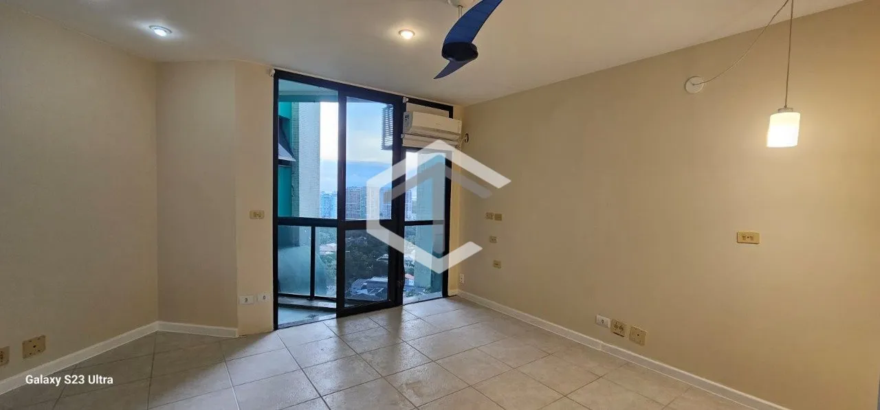 Apartamento com 3 suítes e 2 vagas em 193 m² — photo 32