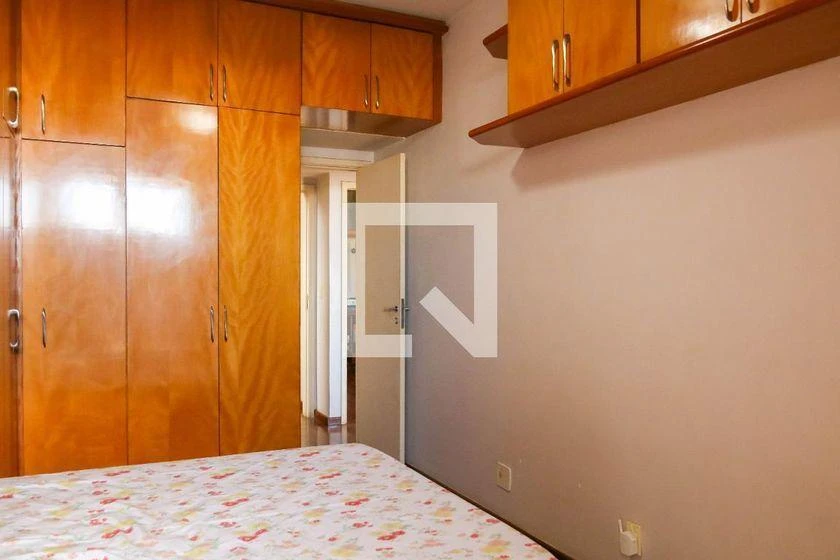 3-bedroom apartment with a suite and glass-enclosed showers — photo 44